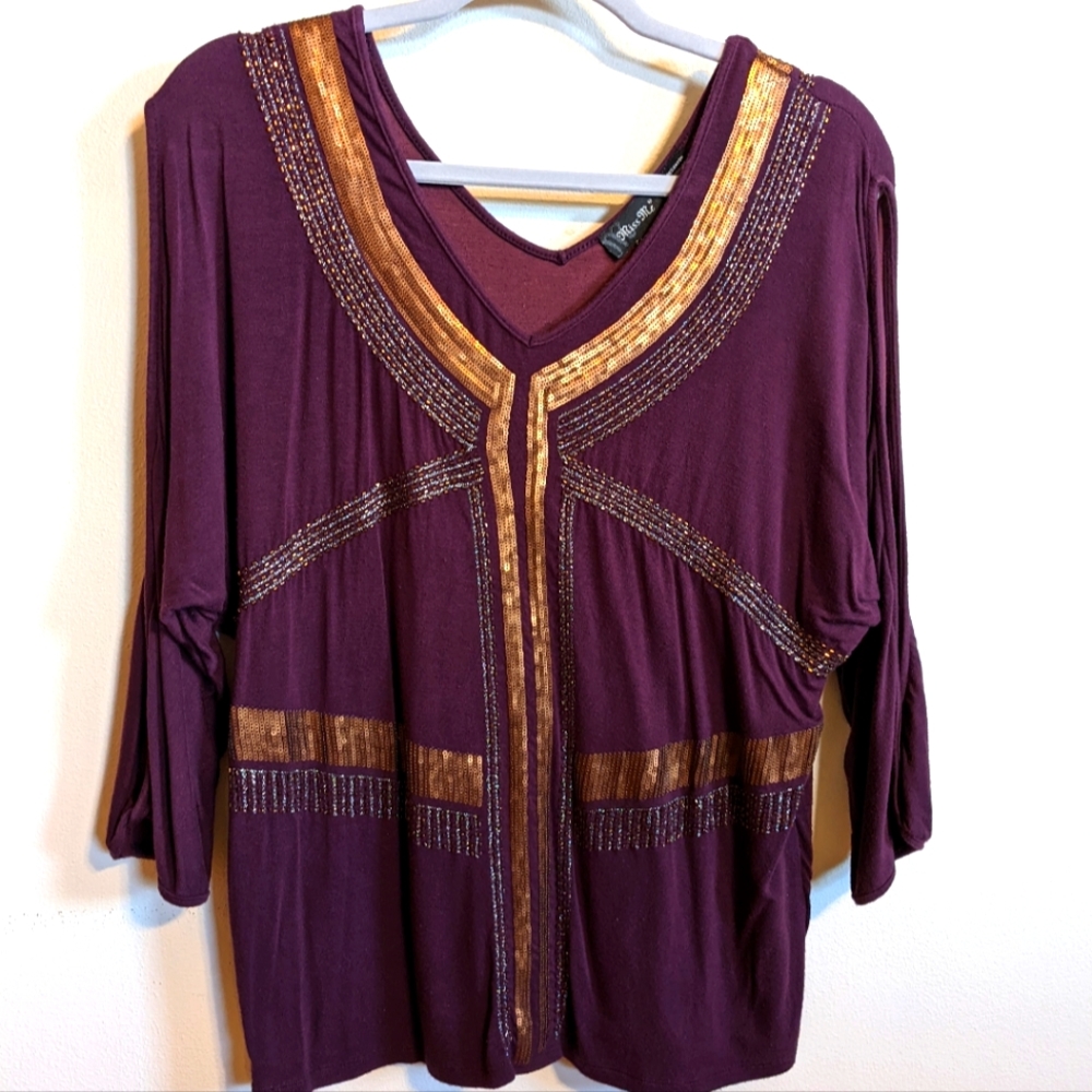 Miss Me embroidered top Sz M